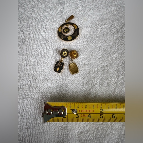 Vintage Black and Gold Enamel Pendant & Earring Set - Estate Sale Find - Picture 6 of 6